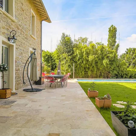 Charmante Maison Avec Piscine Proche Lyon *